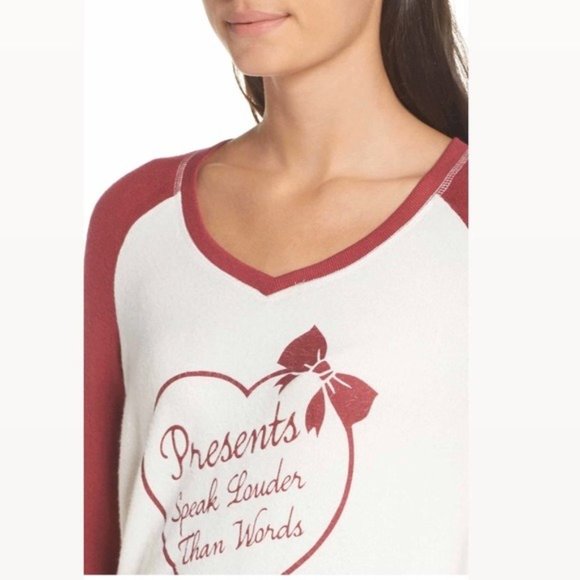 Make+Model Pajama Set Holiday Burgundy Berry Presents Christmas Size L NWT - Picture 3 of 9